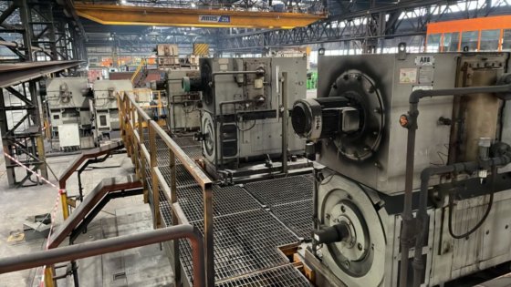 8 机架连续式精轧机