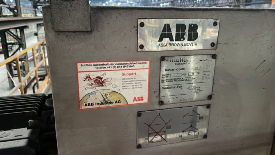 8 机架连续式精轧机