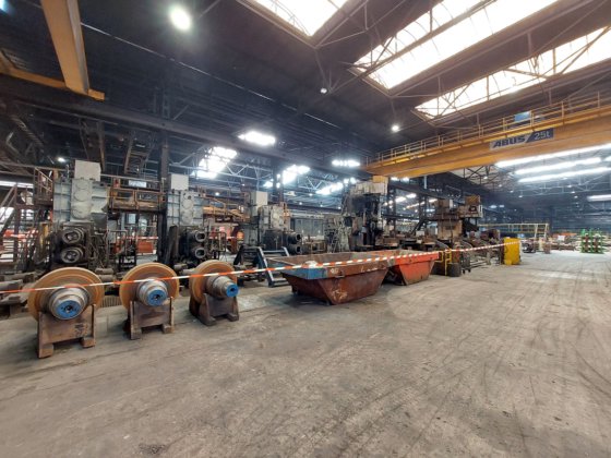 8 机架连续式精轧机