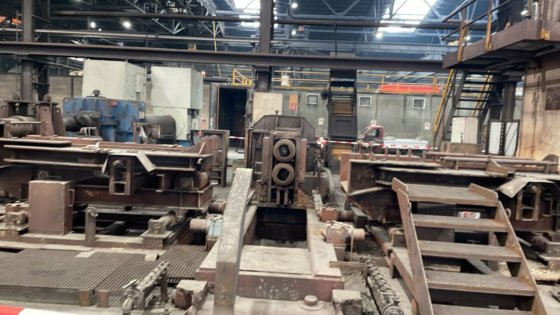 8 机架连续式精轧机