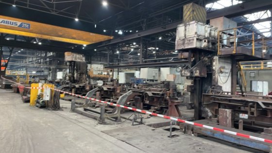 8 机架连续式精轧机