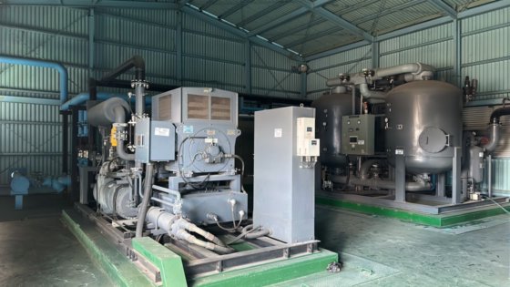 完整的压缩机房 H