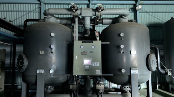 完整的压缩机房 H