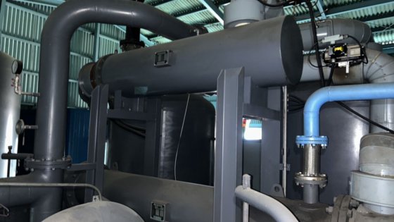 完整的压缩机房 H