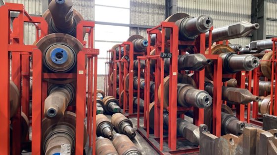 UFR圧延ロール（中間圧延機）