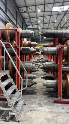 UFR圧延ロール（中間圧延機）