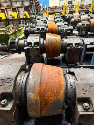 エロージョン・ミル - アゼル型三ローラーミル（ラミノワール）