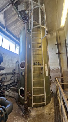 2x 玻璃纤维和聚乙烯容器