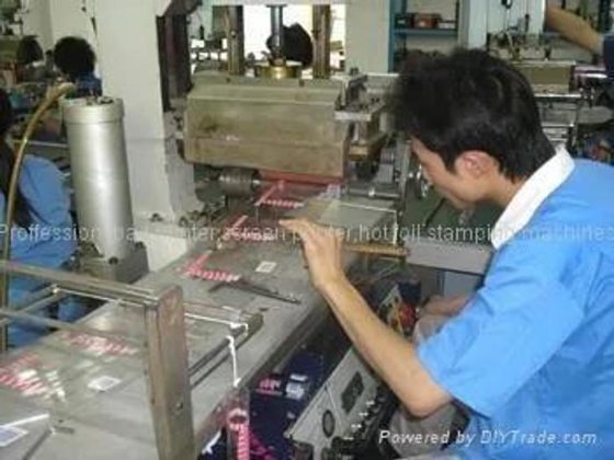 用于各种瓶子商标印刷的平板/圆筒热转印机