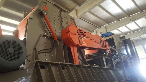 三次衝撃破砕機