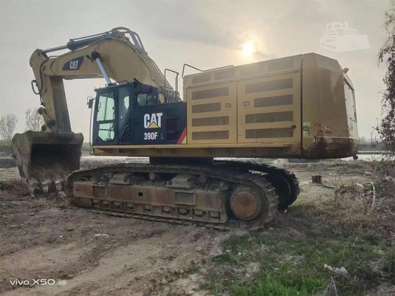2019 CATERPILLAR 390FL