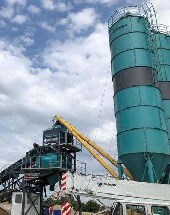 螺栓式水泥筒仓 100 吨。现货供应