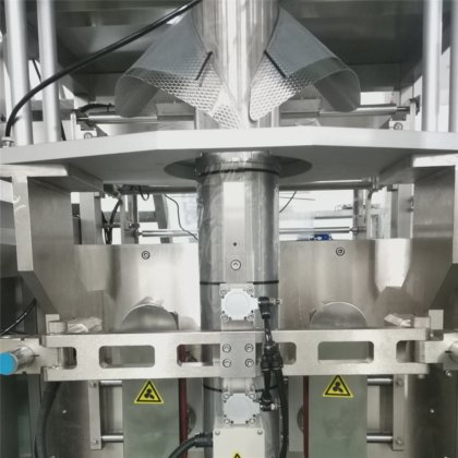 出厂价立式灌装封口机部件，包装机用制袋机