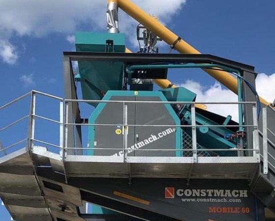 移动混凝土搅拌站