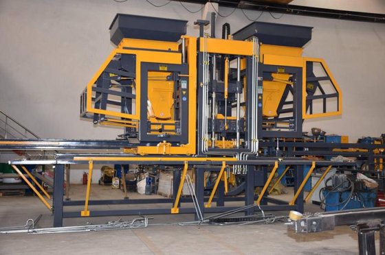 BS-42 ブロック、レンガ、舗装材製造機