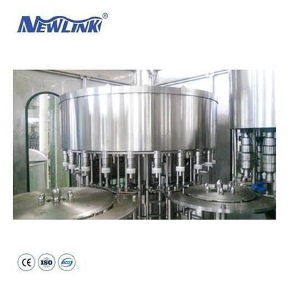 200-2000 毫升塑料瓶装矿泉水生产设备，配有过滤灌装机和贴标机