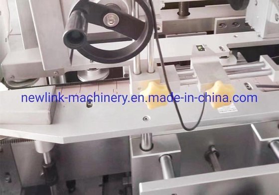 热封水塑料瓶包装套、裹标机