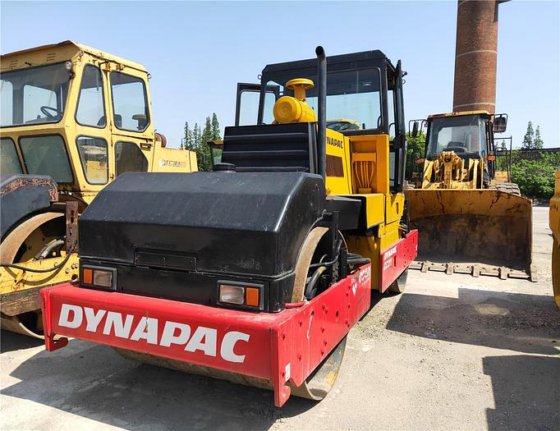 2013 dynapac CC211