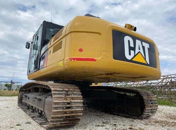 2019 Caterpillar 330D2L