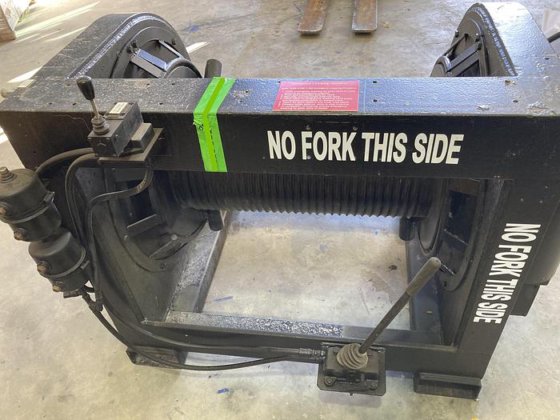 スタッフア油圧ウインチ