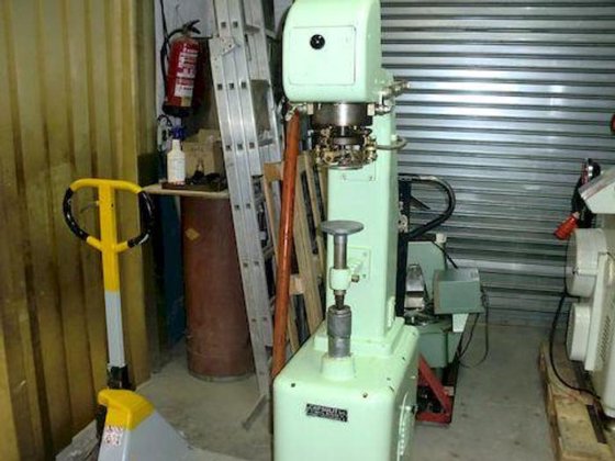 Machine à enfiler Capsulit