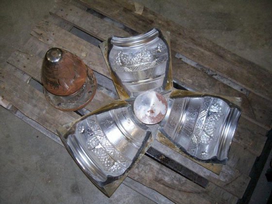 库存底部型材模具