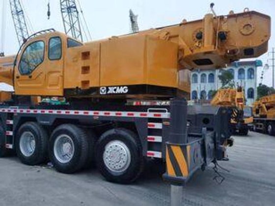 XCMG 100 TONS CRANE