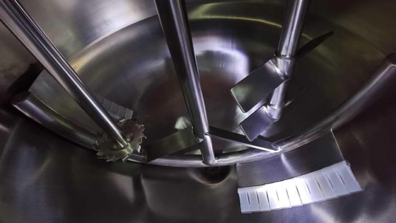 三重搅拌混合釜（刮刀式、桨式、高剪切分散式）