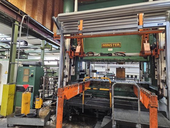 2001 Minster E2-400-120R