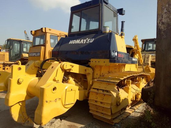 Komatsu D85