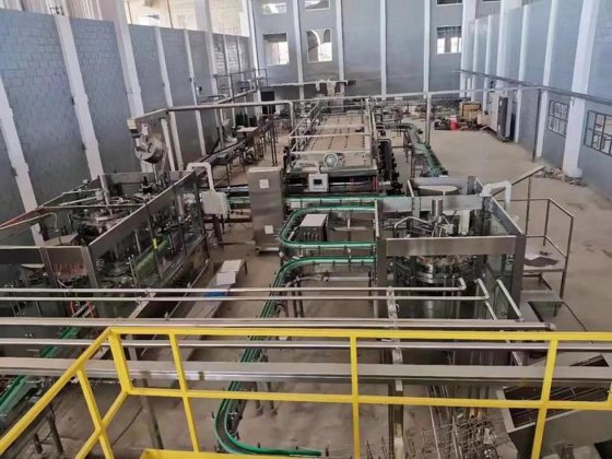 玻璃瓶啤酒罐灌装封口生产机 压盖啤酒装瓶机出售