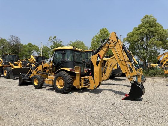 2015 CAT 420F BACKHOE LOADER
