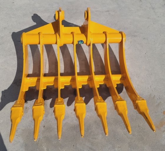 CAT 305 Excavator Heavy Duty 32 inch Rake Attachment Digger Future in ...