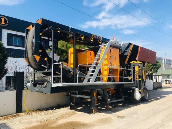 移动颚式破碎机