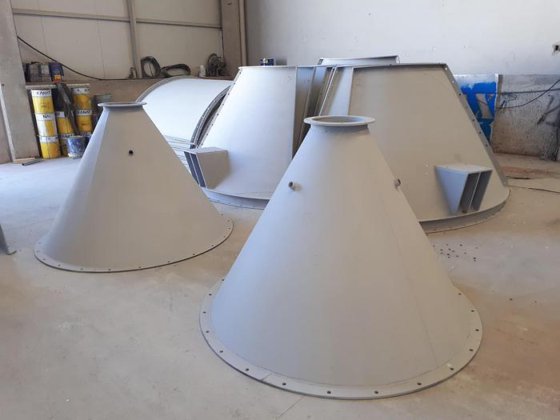 ボルト式セメントサイロ