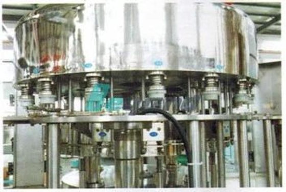 全自动三合一 5L 大型宠物水瓶灌装旋盖包装机