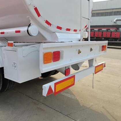 3 舱柴油汽油运输 45000l 油箱半挂车价格