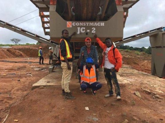 JC-2移动硬石破碎机