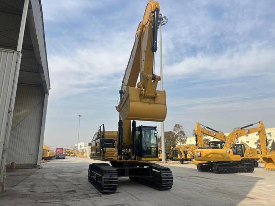 2022 Caterpillar 352