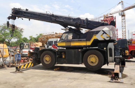 25吨移动起重机