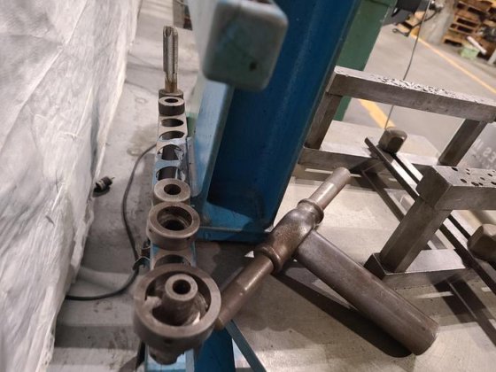 Lassy 12F Thread Tapping Machine