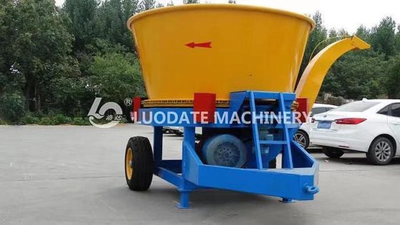 農業設備の移動式ベール粉砕機の機械類ラクダ牛の供給の供給のヘイ・ベールのハンマー・ミル アルファルファ草