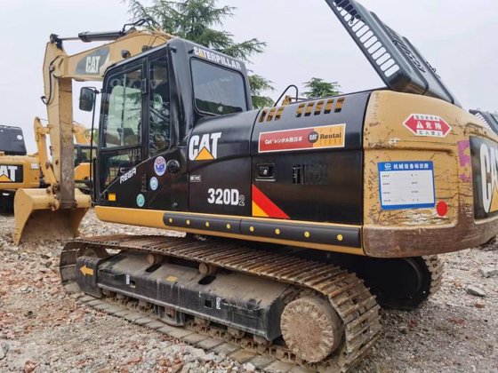 CAT 320D