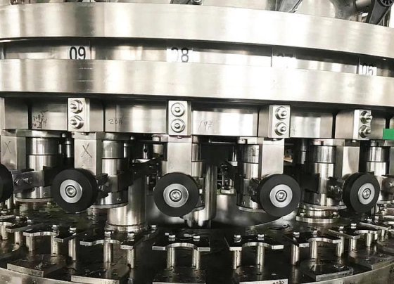 ブリキ缶ジュース生産シールモノブロック飲料缶充填生産ライン / 炭酸飲料シール機 / ジュース缶詰工場価格