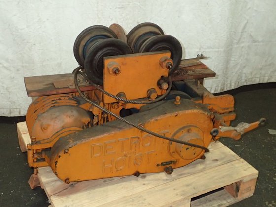 detroit electric cable hoist in