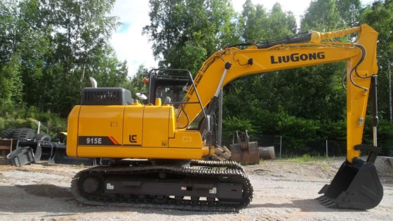 Escavadeira 915E