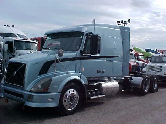 Volvo VNL630 Conventional truck picture