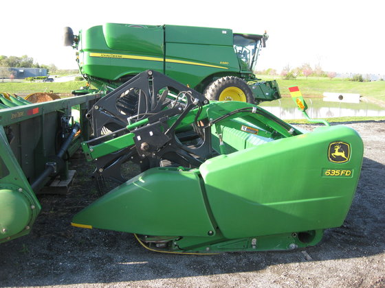 John Deere 635FD Harvester Header picture