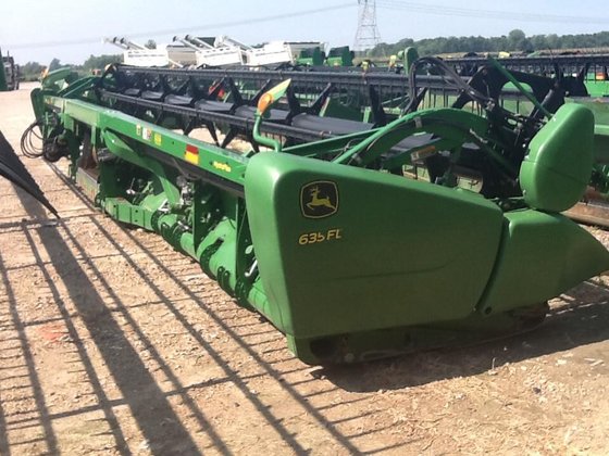 John Deere 635FD Harvester Header picture