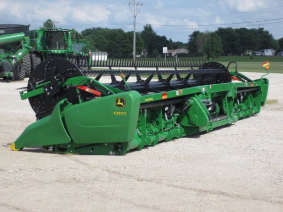 John Deere 635FD Harvester Header picture